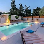Hébergement de vacances 3 Bedroom Beautiful In Zadar