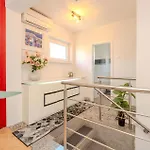 3 Bedroom Beautiful In Hébergement de vacances Zadar
