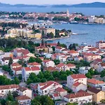 3 Bedroom Beautiful In Hébergement de vacances *