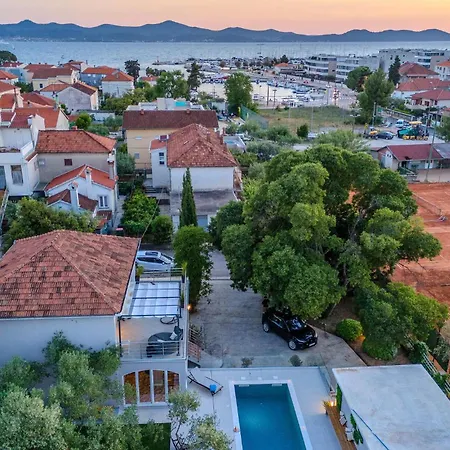 Tatil Evi Front In *
