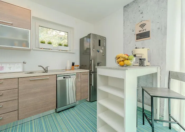 3 Bedroom Beautiful In Zadar