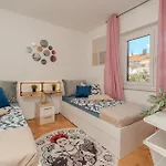 Vakantiehuis 3 Bedroom Beautiful In