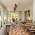Vakantiehuis 3 Bedroom Beautiful In Zadar