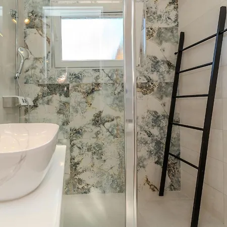 Gorgeous In With Indoor Swimming Pool Holiday home *
