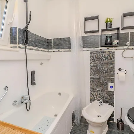 Gorgeous In With Indoor Swimming Pool Holiday home Zadar