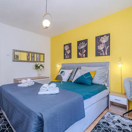 Gorgeous In With Indoor Swimming Pool Holiday home *