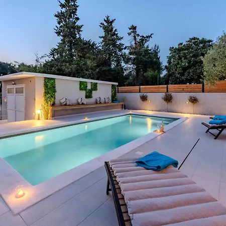 Holiday home Gorgeous In With Indoor Swimming Pool Zadar