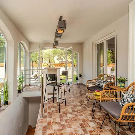 Holiday home Gorgeous In With Indoor Swimming Pool Zadar