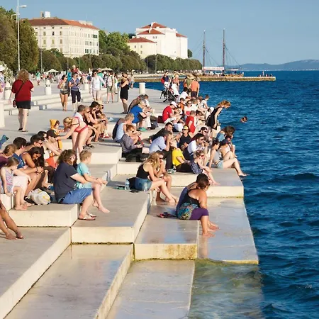 Vakantiehuis Front In Zadar