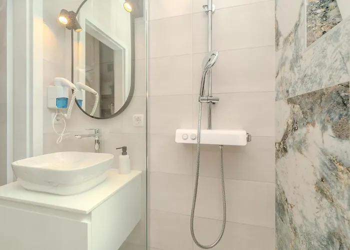 度假居 3 Bedroom Beautiful In 扎达尔