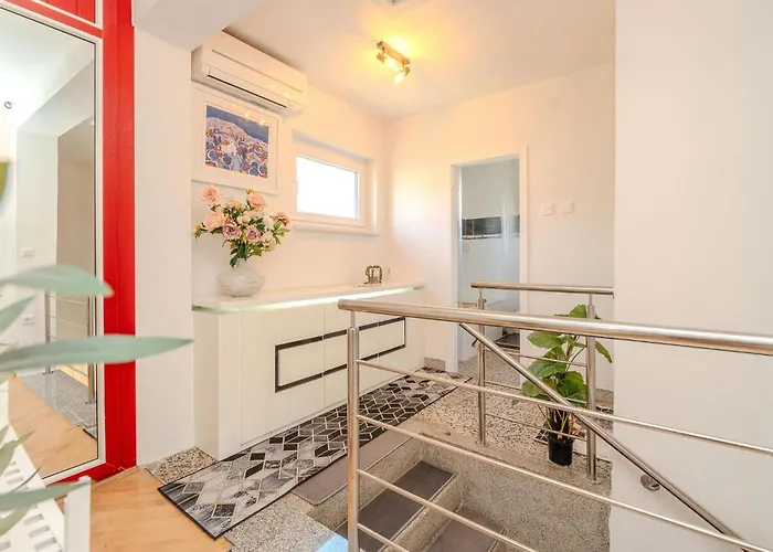 3 Bedroom Beautiful In 度假居 扎达尔