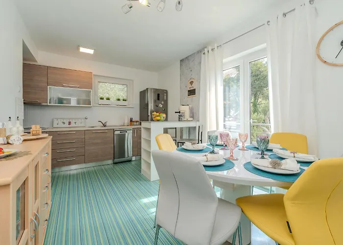 3 Bedroom Beautiful In * 扎达尔