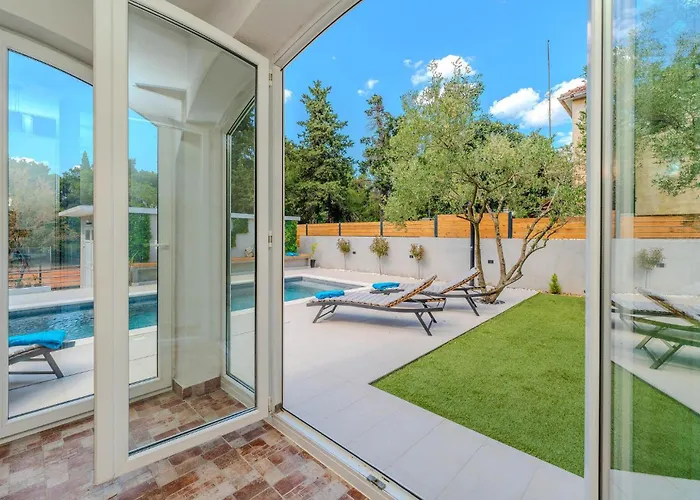 3 Bedroom Beautiful In * זאדאר