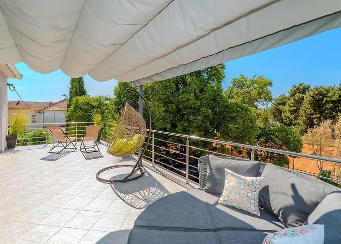 度假居 3 Bedroom Beautiful In 扎达尔