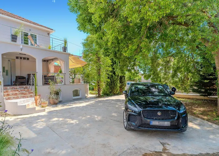 3 Bedroom Beautiful In *