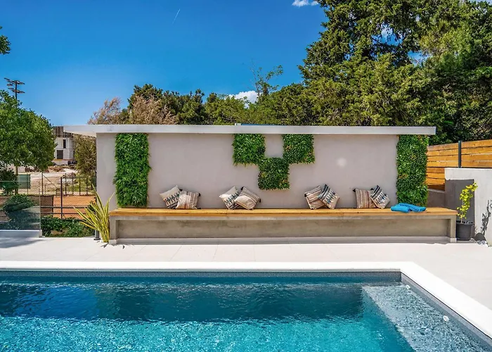 3 Bedroom Beautiful In * 扎达尔