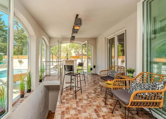 度假居 3 Bedroom Beautiful In 扎达尔